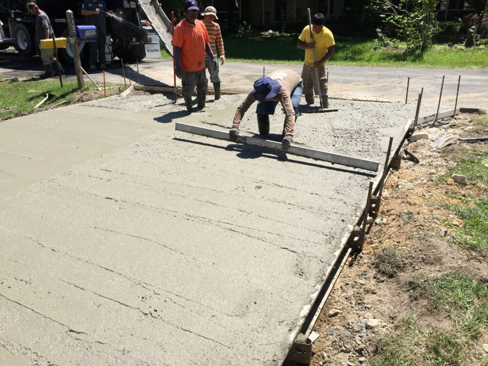 Top concrete driveways contractor in FL | we offer removal, replacement